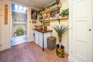 UTILITY/HALL- click for photo gallery